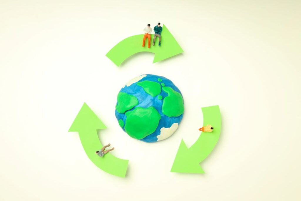papeleras de reciclaje sostenibles